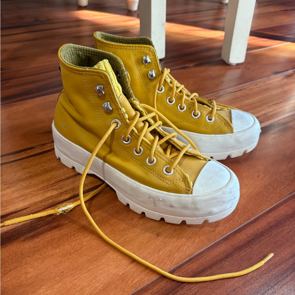Women’s 5.5 Leather Yellow Converse High-Top Lugged Sole Platform Goretex